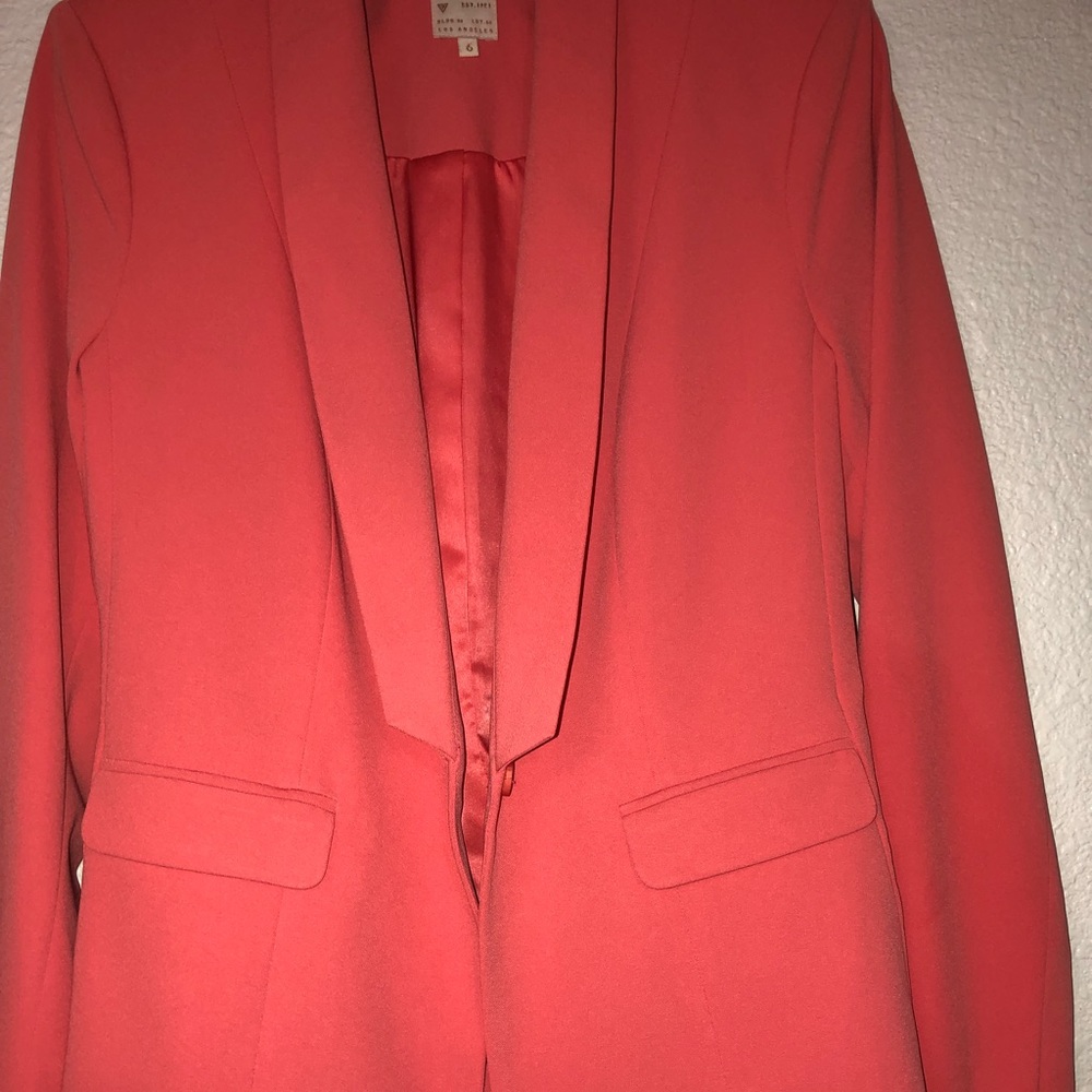 Guess coral silk look single button modern streamlined slim blazer. Size 6 - Picture 6 of 14